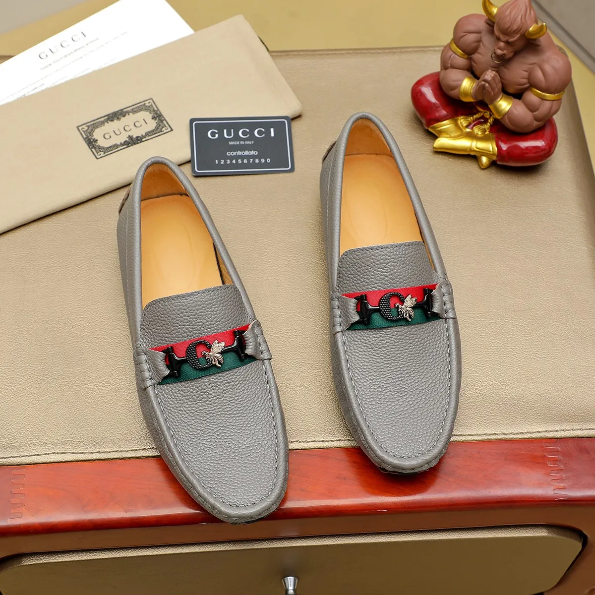 Men's shoes 💰360💰💰GUCCI Gucci official website synchronizes the latest model 🛃The upper is made of imported cowhide, 🐷leather lining, rubber outsole, 🎩🎩top-notch handcrafted workmanship with fine stitches and threads🔍definitely satisfy those perfectionist men who pursue high luxury quality 👏 Colors available! Code number 38-45 Large quantity in stock